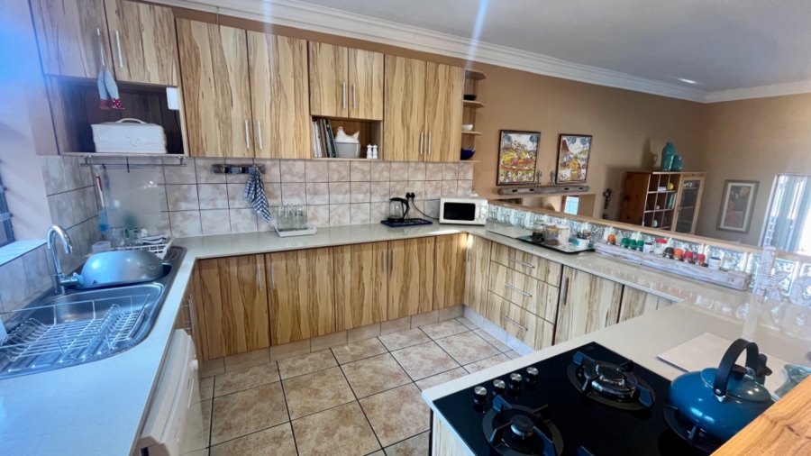 3 Bedroom Property for Sale in Avonddans Western Cape